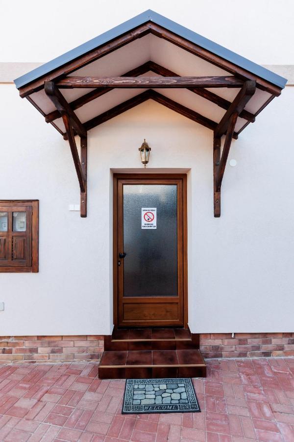 Kollar D Guest House - Prenociste Rooms Subotica Exterior foto