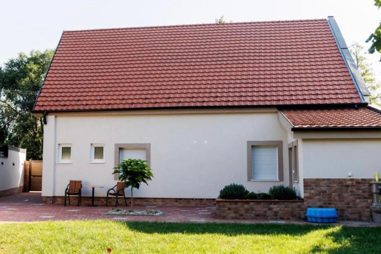 Kollar D Guest House - Prenociste Rooms Subotica Exterior foto