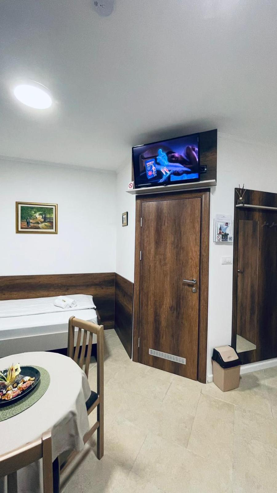 Kollar D Guest House - Prenociste Rooms Subotica Exterior foto