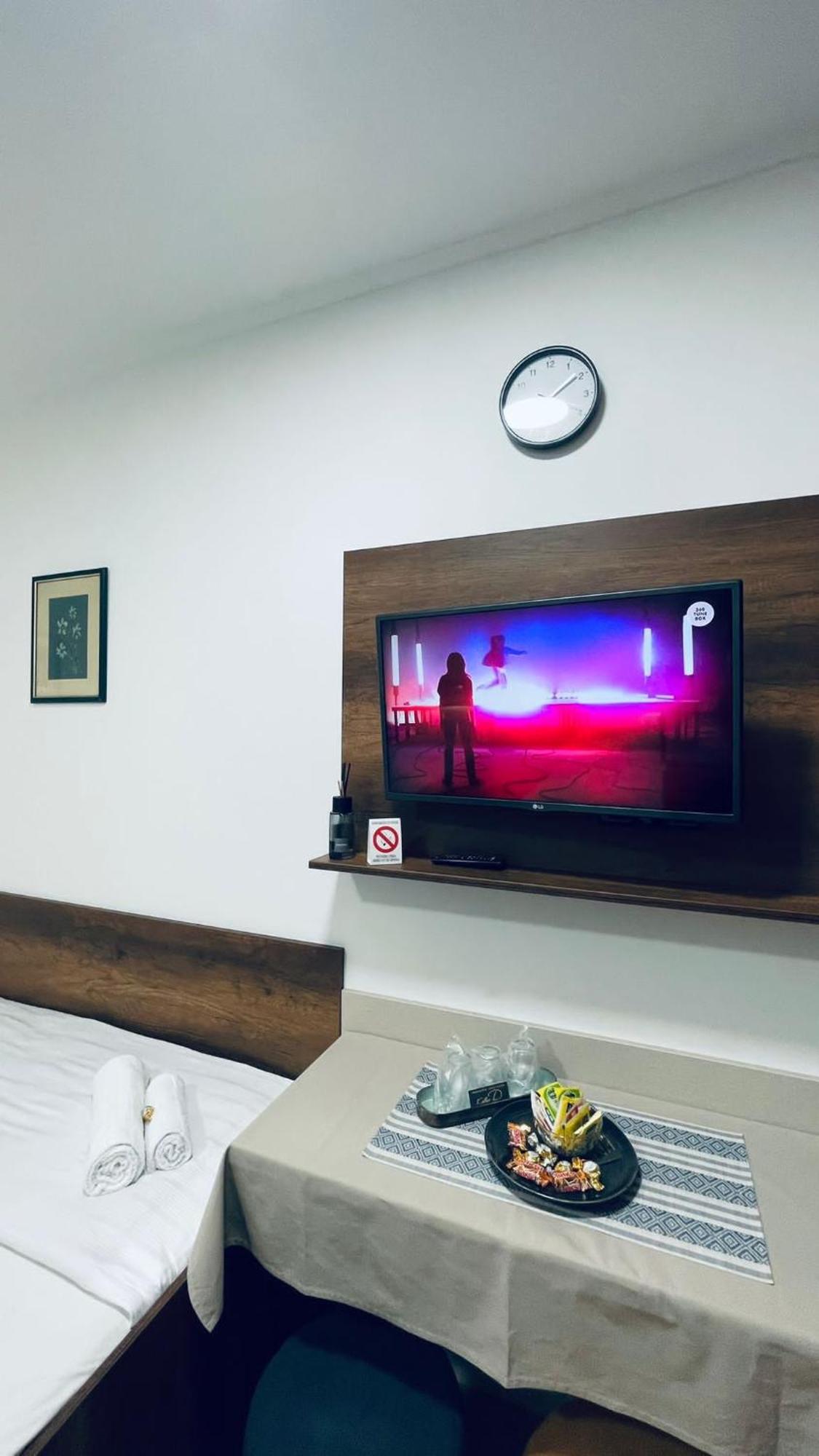 Kollar D Guest House - Prenociste Rooms Subotica Exterior foto